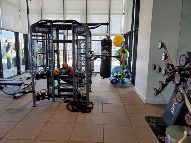 1600 NE 1st Ave 1801, Miami, FL 33132