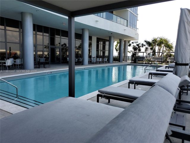 1600 NE 1st Ave 1801, Miami, FL 33132