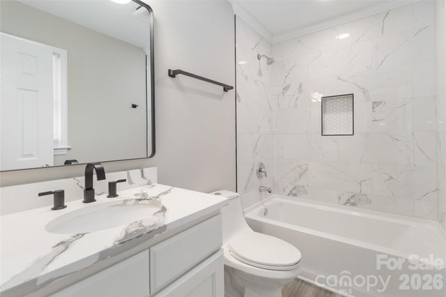 6726 Barrington Drive, Charlotte, NC 28215