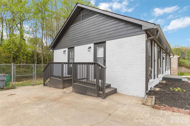 6726 Barrington Drive, Charlotte, NC 28215