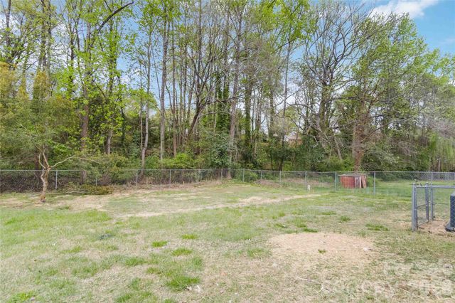 6726 Barrington Drive, Charlotte, NC 28215