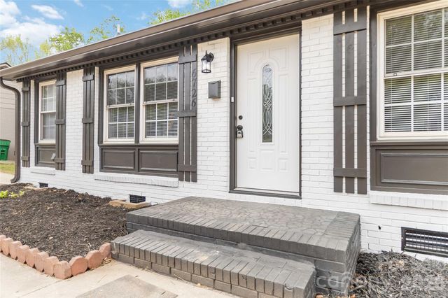 6726 Barrington Drive, Charlotte, NC 28215