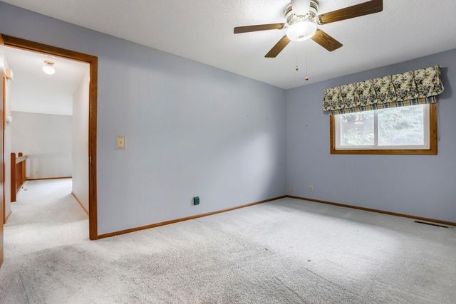 711 Cope Avenue W, Roseville, MN 55113