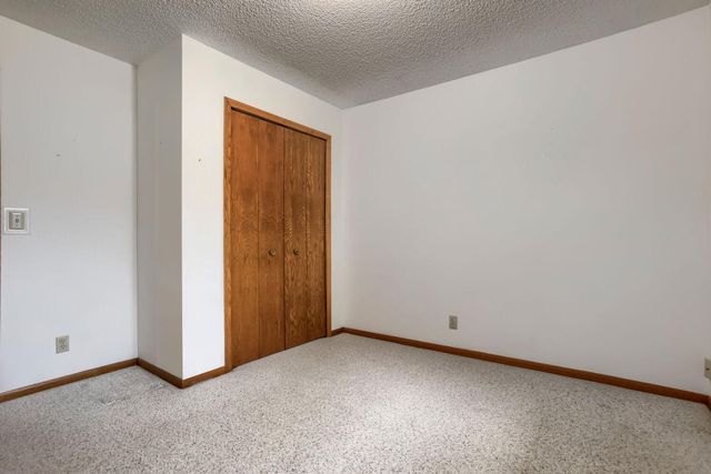 711 Cope Avenue W, Roseville, MN 55113