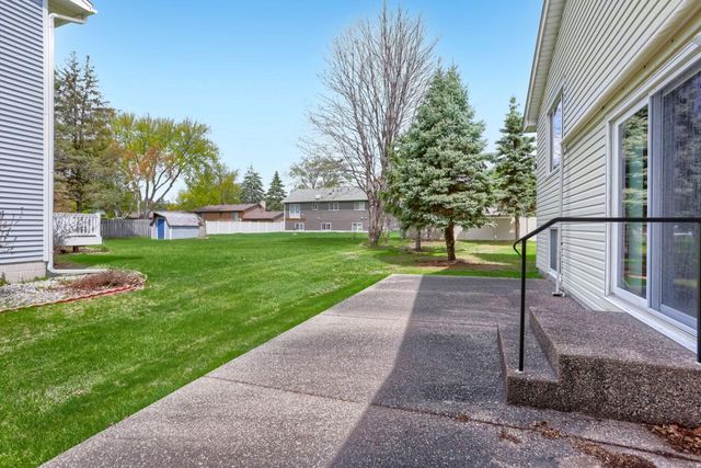 711 Cope Avenue W, Roseville, MN 55113