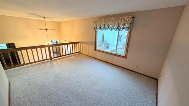 711 Cope Avenue W, Roseville, MN 55113