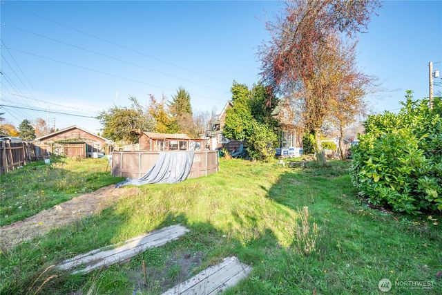 411 4th Avenue, Castle Rock, WA 98611