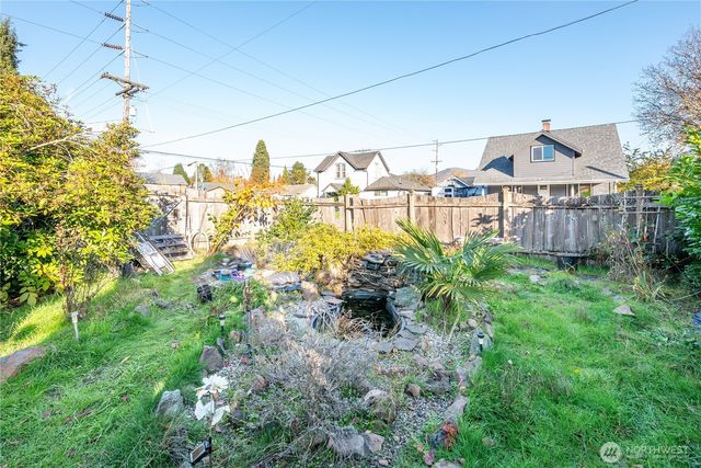 411 4th Avenue, Castle Rock, WA 98611