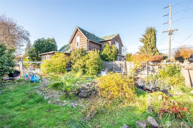 411 4th Avenue, Castle Rock, WA 98611