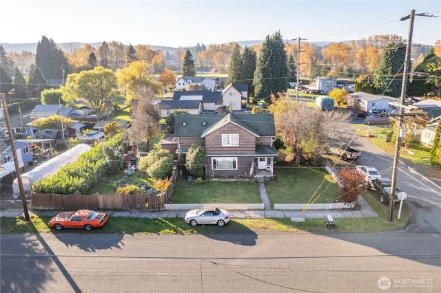 411 4th Avenue, Castle Rock, WA 98611