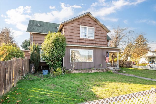 411 4th Avenue, Castle Rock, WA 98611