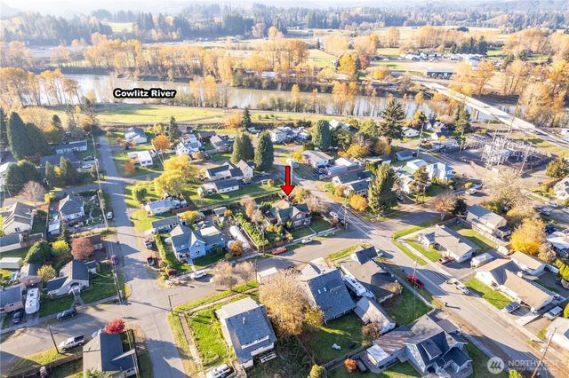 411 4th Avenue, Castle Rock, WA 98611