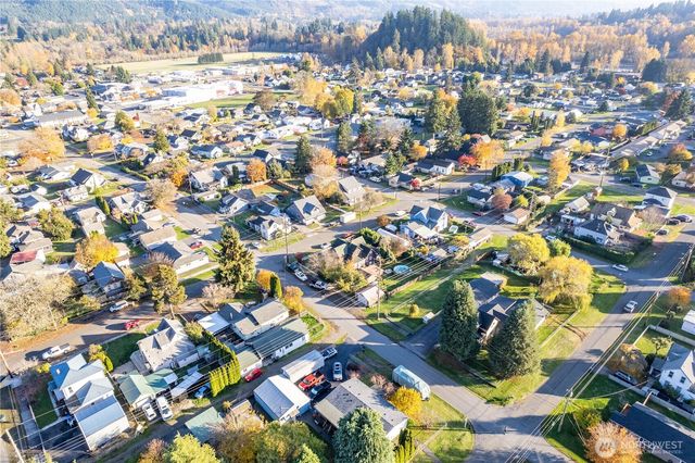 411 4th Avenue, Castle Rock, WA 98611