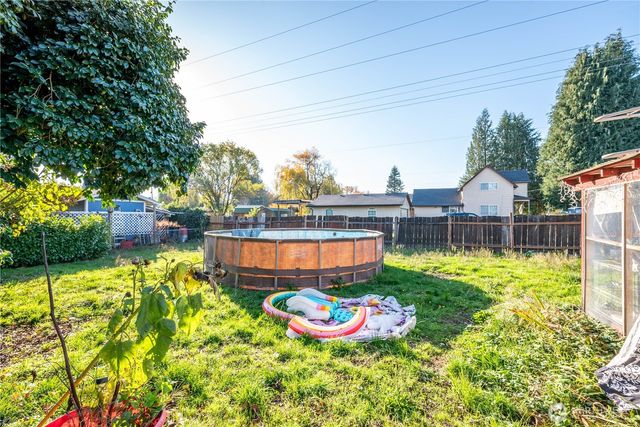 411 4th Avenue, Castle Rock, WA 98611