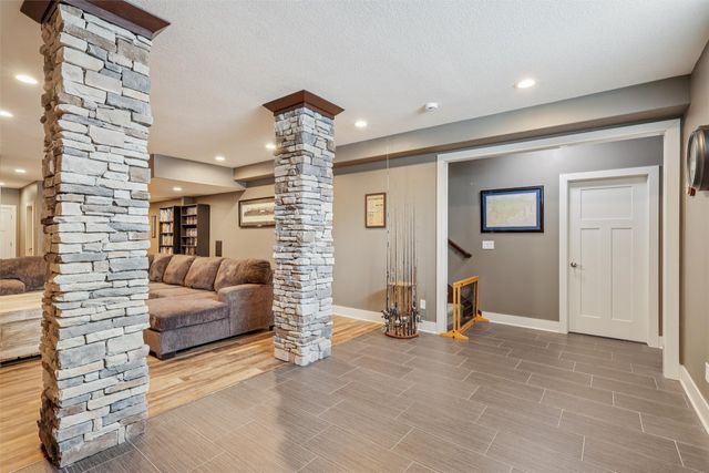 8202 Sky View Circle, West Des Moines, IA 50266