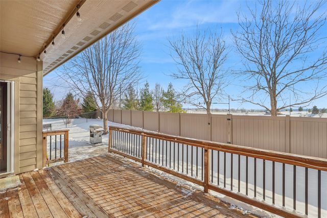 8202 Sky View Circle, West Des Moines, IA 50266