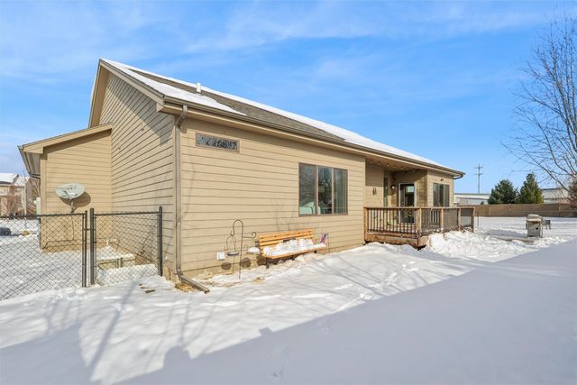 8202 Sky View Circle, West Des Moines, IA 50266