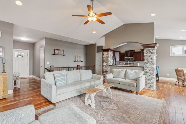 8202 Sky View Circle, West Des Moines, IA 50266