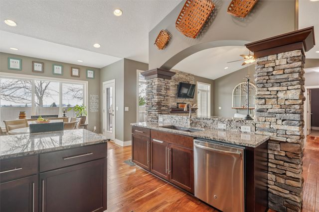 8202 Sky View Circle, West Des Moines, IA 50266