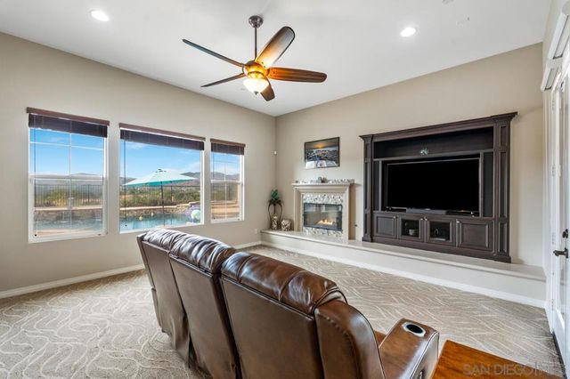 2713 Vistamonte, Escondido, CA 92027