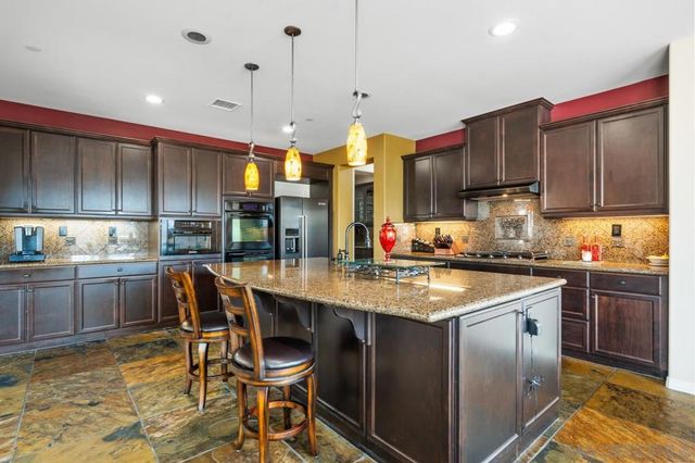 2713 Vistamonte, Escondido, CA 92027