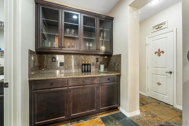 2713 Vistamonte, Escondido, CA 92027