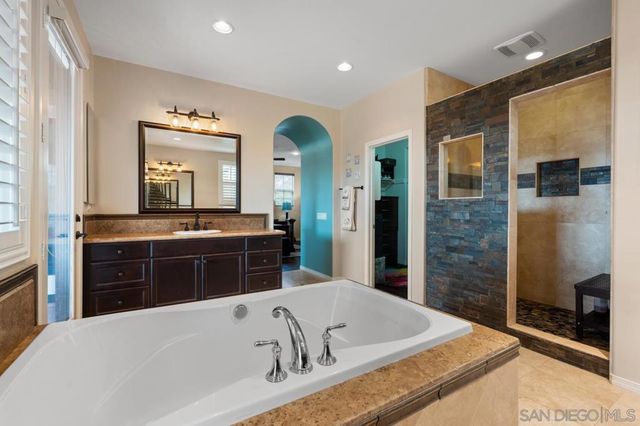 2713 Vistamonte, Escondido, CA 92027
