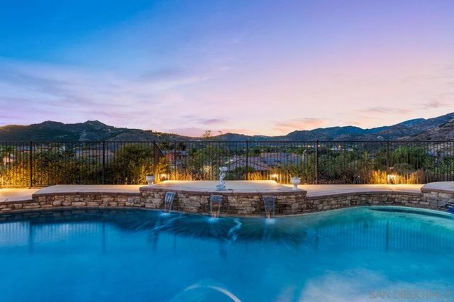 2713 Vistamonte, Escondido, CA 92027