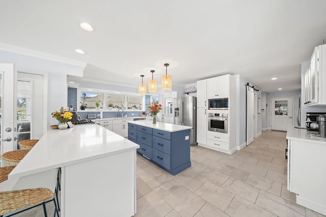 1260 Arrowhead Dr, Crossville, TN 38572