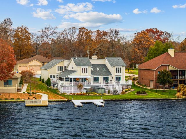 1260 Arrowhead Dr, Crossville, TN 38572