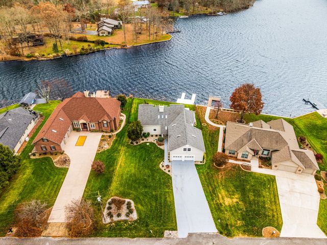 1260 Arrowhead Dr, Crossville, TN 38572