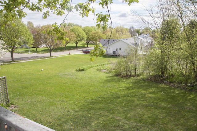 819 Spellman Street, Mount Horeb, WI 53572