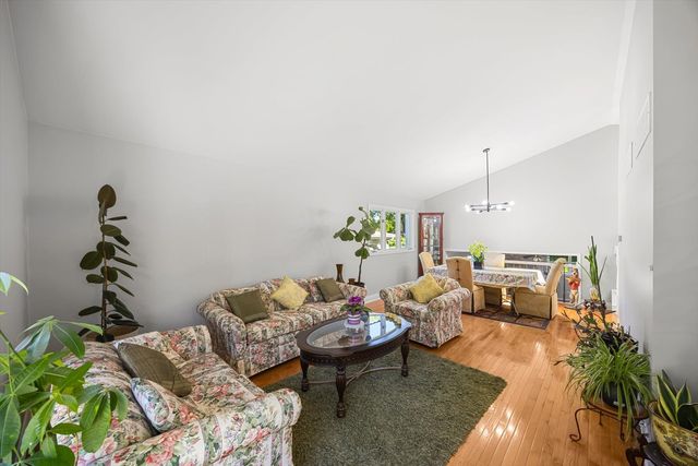 307 TERRY Lane, Bloomingdale, IL 60108