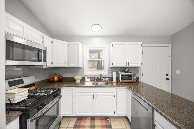 307 TERRY Lane, Bloomingdale, IL 60108