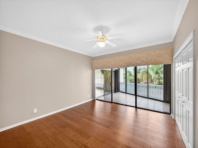 1660 Twelve Oaks Way 303, North Palm Beach, FL 33408