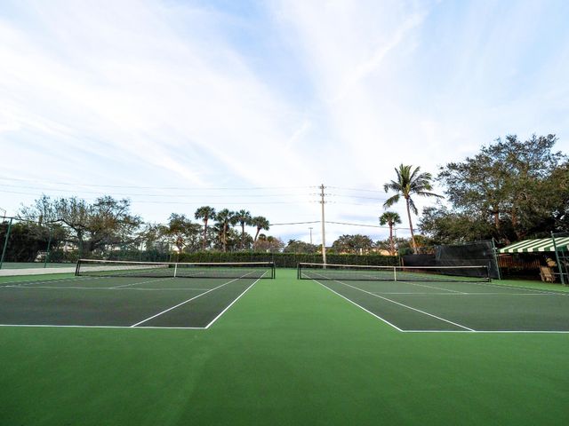 1660 Twelve Oaks Way 303, North Palm Beach, FL 33408