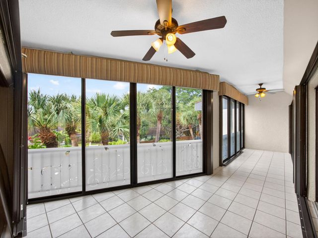 1660 Twelve Oaks Way 303, North Palm Beach, FL 33408