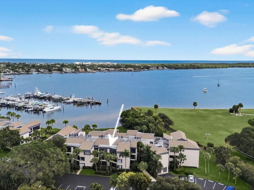 1660 Twelve Oaks Way 303, North Palm Beach, FL 33408