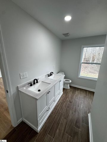 108 Oaklawn Drive, Laurens, SC 29360