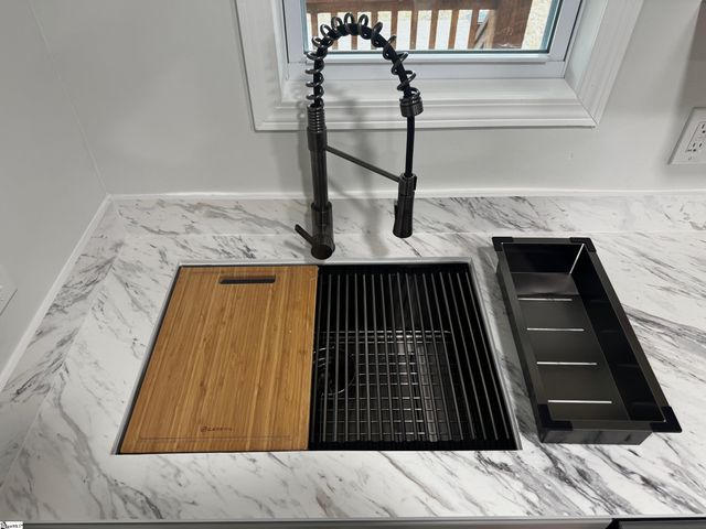 108 Oaklawn Drive, Laurens, SC 29360