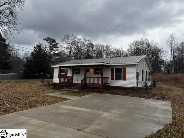 108 Oaklawn Drive, Laurens, SC 29360