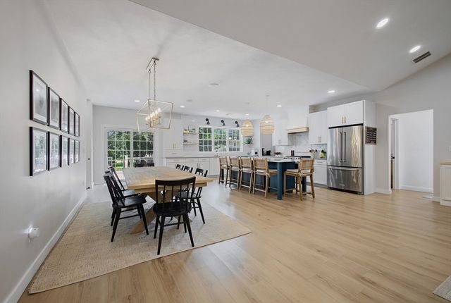 18 Willis Ave, Seekonk, MA 02771