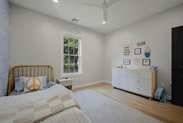 18 Willis Ave, Seekonk, MA 02771