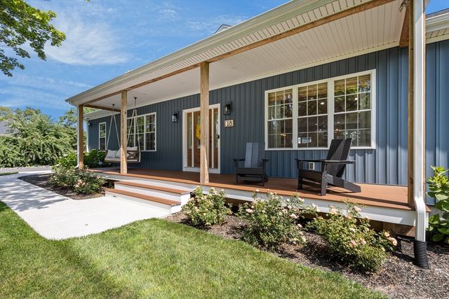 18 Willis Ave, Seekonk, MA 02771