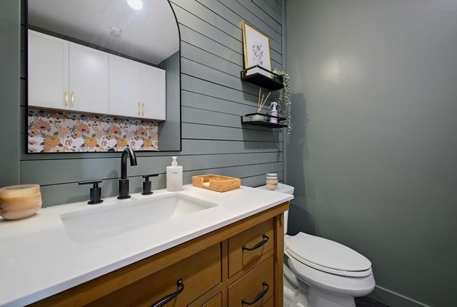 18 Willis Ave, Seekonk, MA 02771
