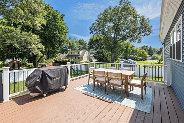 18 Willis Ave, Seekonk, MA 02771