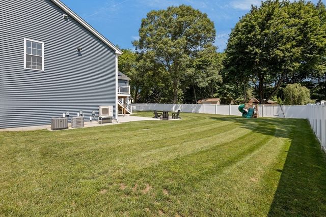 18 Willis Ave, Seekonk, MA 02771