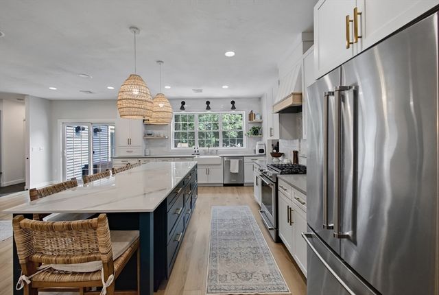 18 Willis Ave, Seekonk, MA 02771