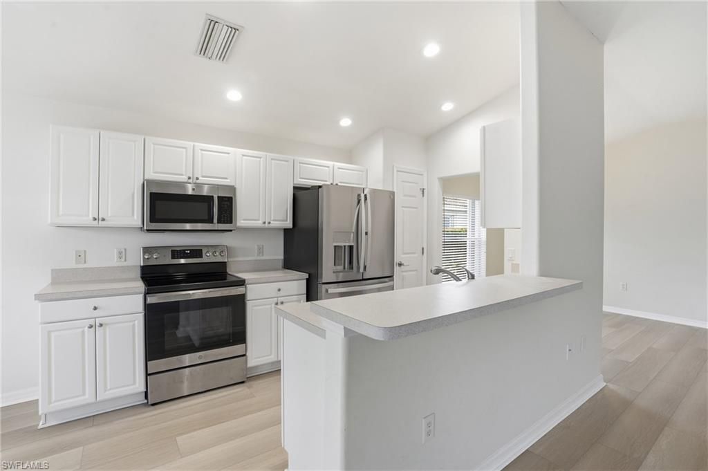 10055 Oakhurst WAY, FORT MYERS, FL 33913 — photo 4