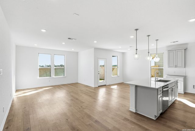 434 Nightingale Avenue, Marion, TX 78124